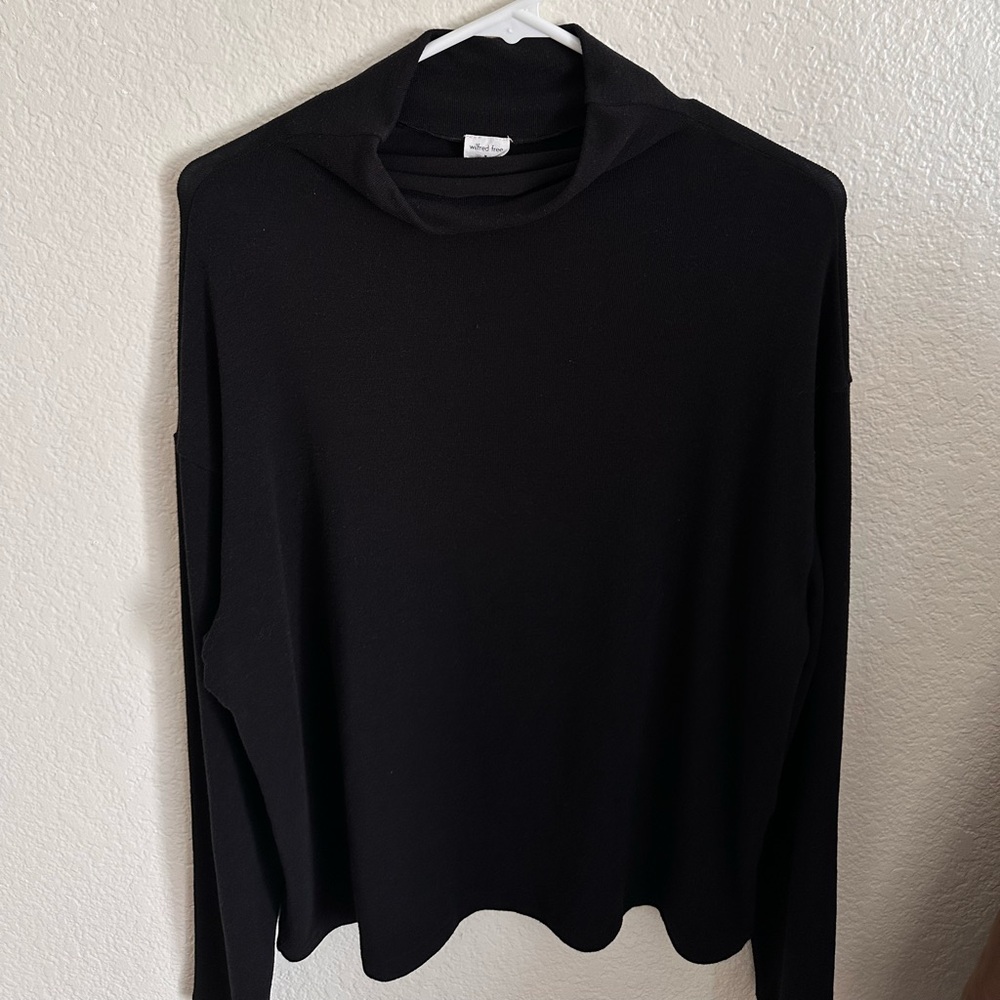 Aritzia black mock neck top - medium